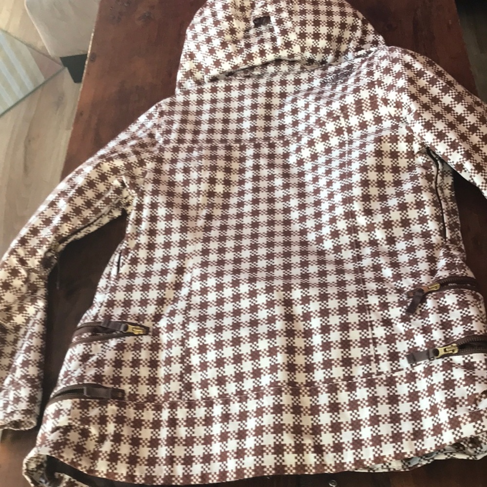 New Burton snow boarding jacket